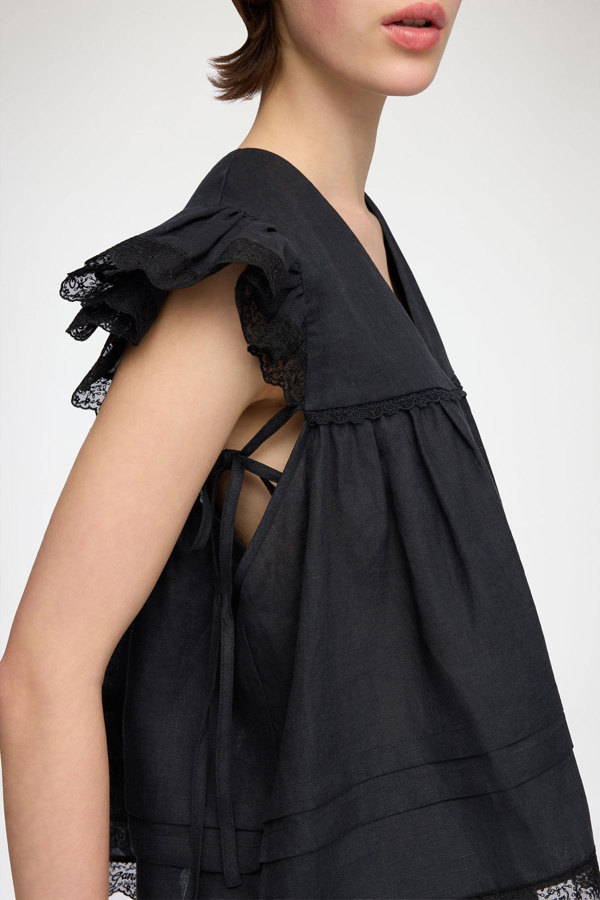 Blouse in Black Linen - GANNI